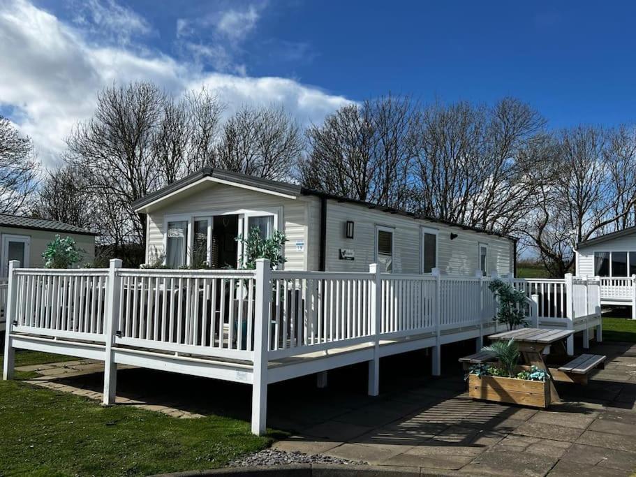 Sandy Bay Caravan Getaway Ньюбиггин-бай-те-Си Экстерьер фото
